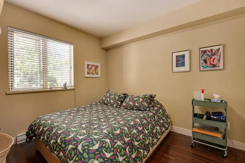 213 1239 KINGSWAY - photo 2 of 26