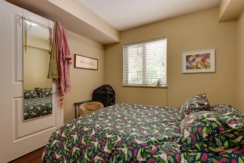 213 1239 KINGSWAY - photo 3 of 26