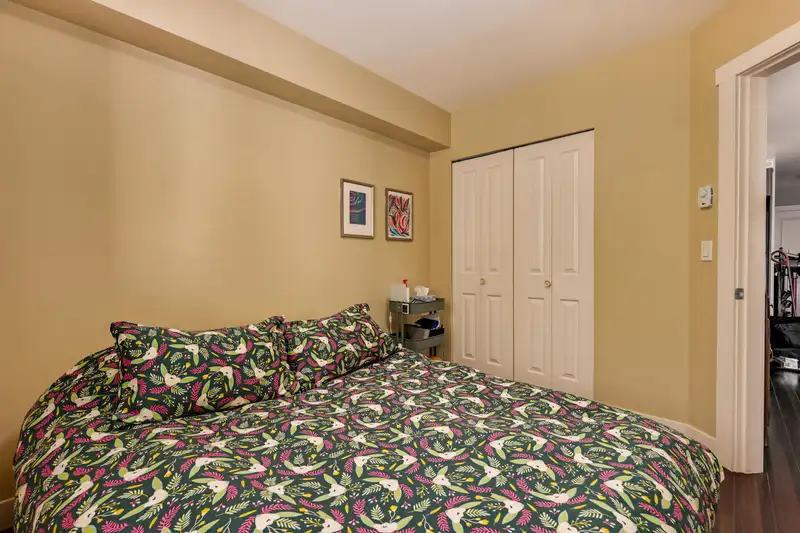 213 1239 KINGSWAY - photo 4 of 26
