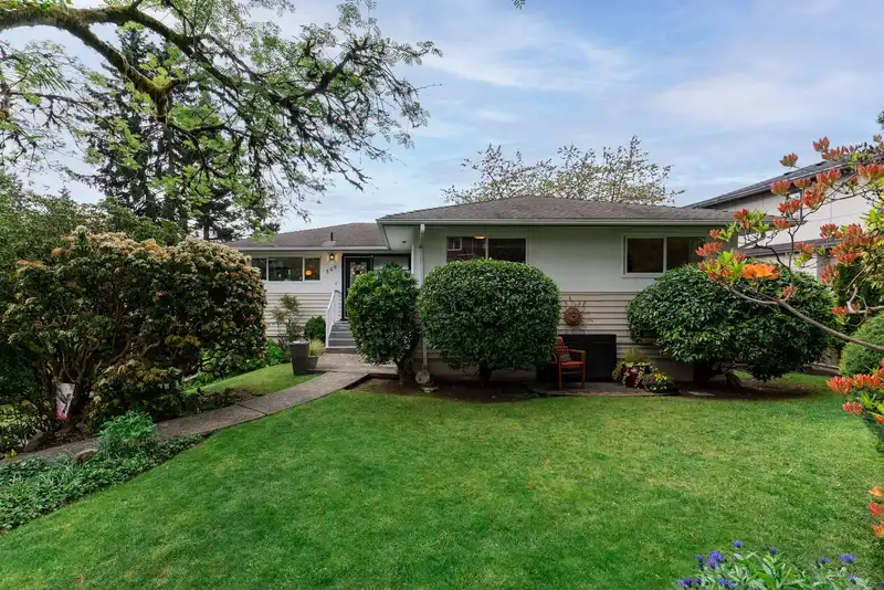 509 GRANADA CRESCENT - photo 1 of 40