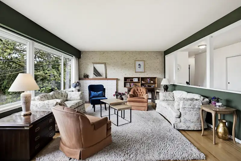 509 GRANADA CRESCENT - photo 4 of 40
