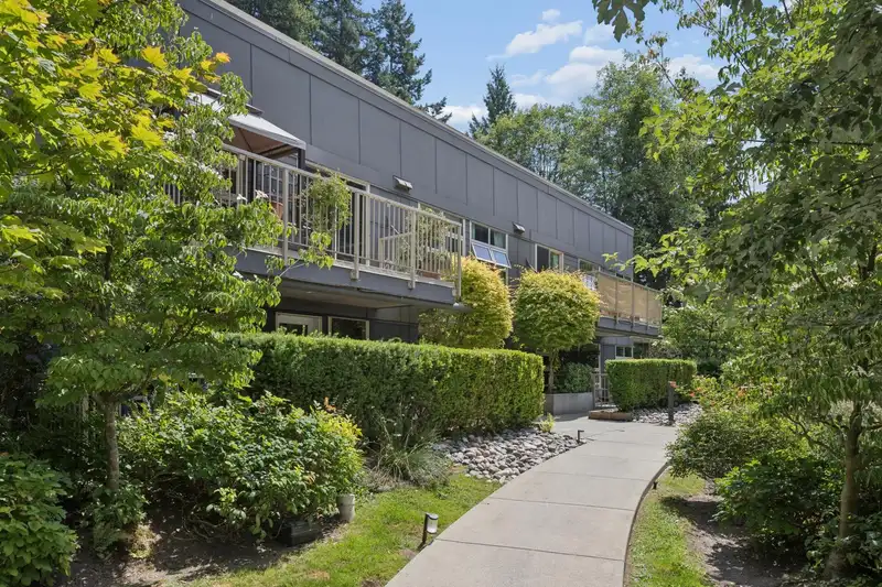102 2832 CAPILANO ROAD - photo 1 of 32