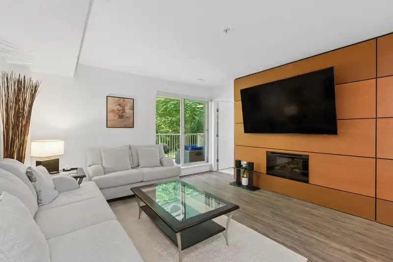 102 2832 CAPILANO ROAD - photo 2 of 32