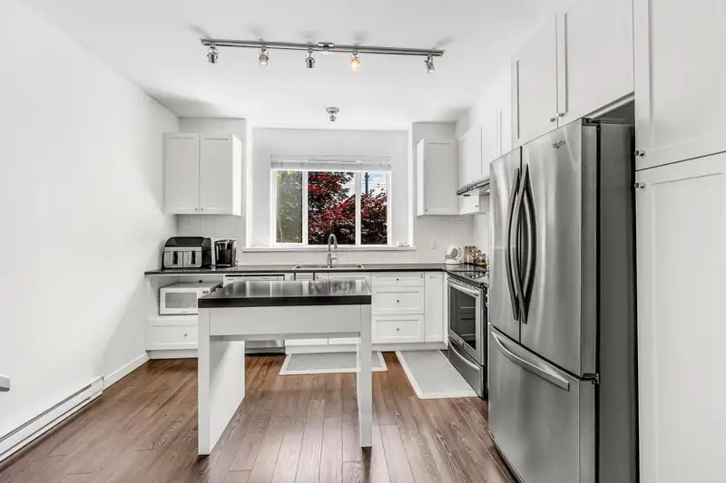 3 14955 60 AVENUE - photo 1 of 31
