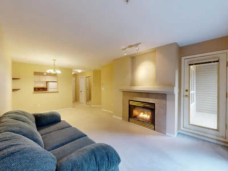 316 9979 140TH STREET - photo 4 of 13