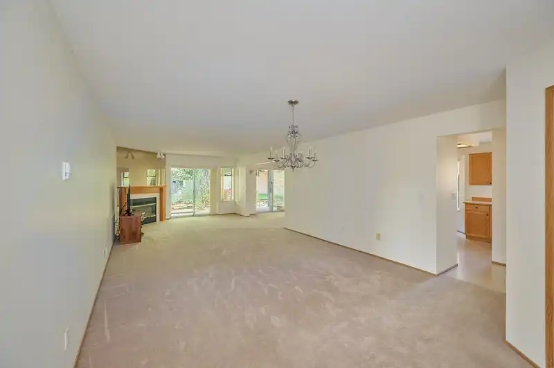 105 7156 121 STREET - photo 3 of 26