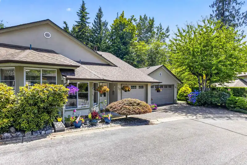 22 22740 116 AVENUE - photo 3 of 40