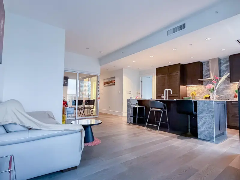 1503 1500 MARTIN STREET - photo 3 of 9