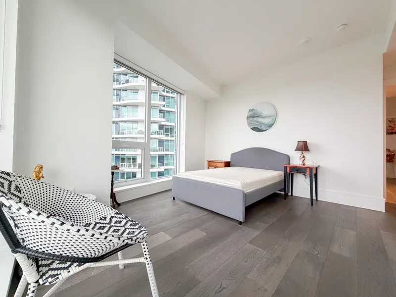 1503 1500 MARTIN STREET - photo 4 of 9