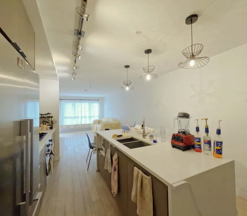 208 5555 DUNBAR STREET - photo 2 of 20