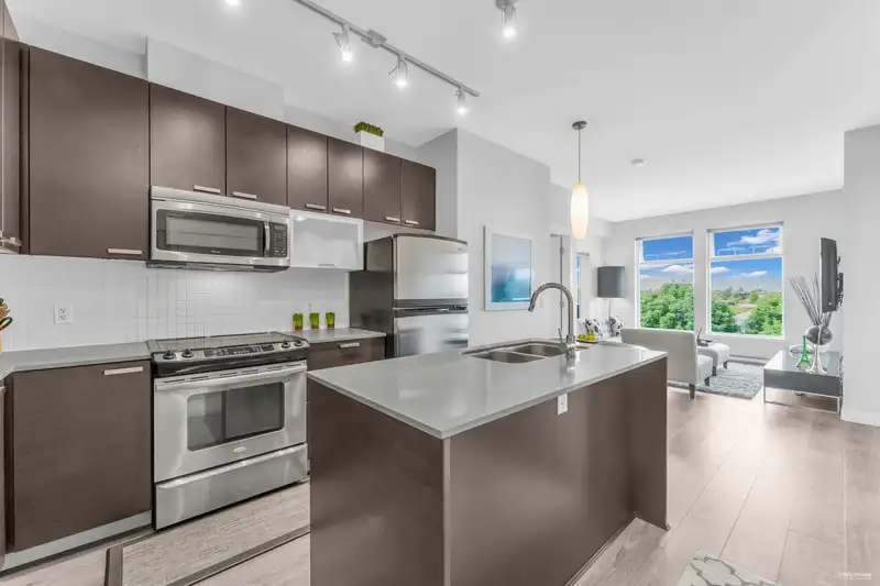 454 6758 188 STREET - photo 1 of 32