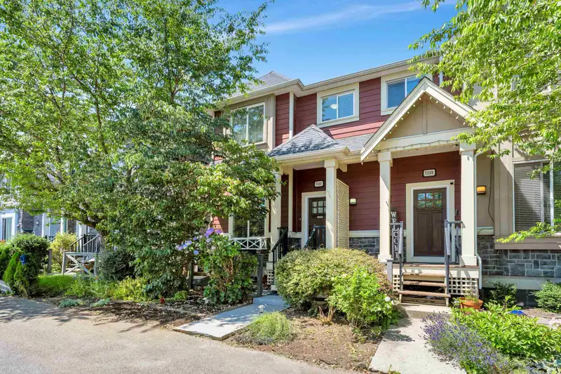 7337 192 STREET - photo 1 of 40