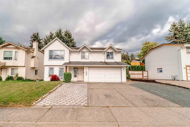 2664 MITCHELL STREET - photo 1 of 34