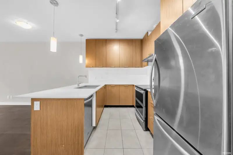 208 2321 SCOTIA STREET - photo 3 of 36
