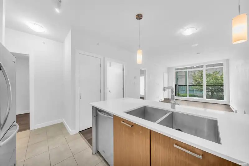 208 2321 SCOTIA STREET - photo 4 of 36
