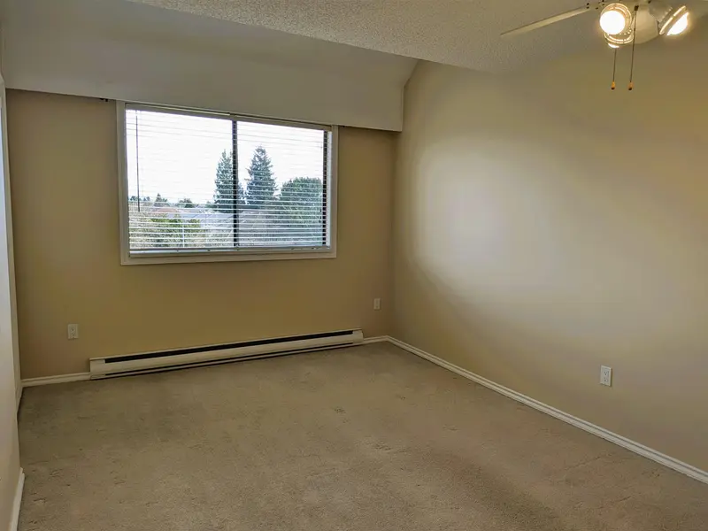 408 8120 COLONIAL DRIVE - photo 3 of 24