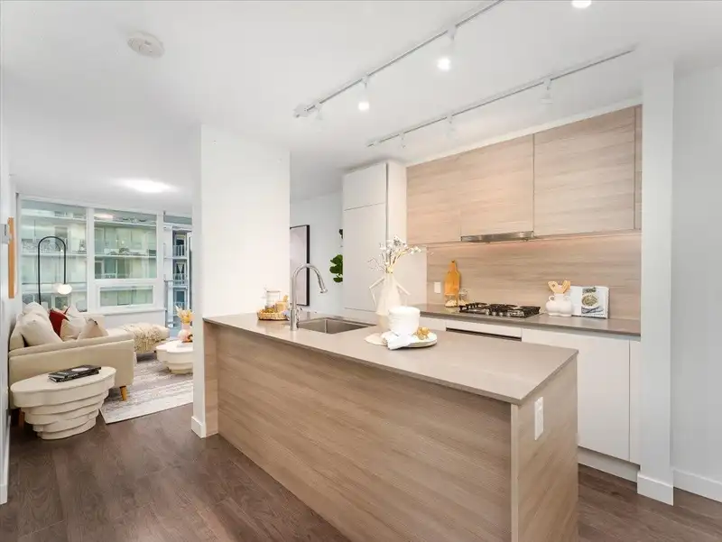 1505 988 QUAYSIDE DRIVE - photo 2 of 20