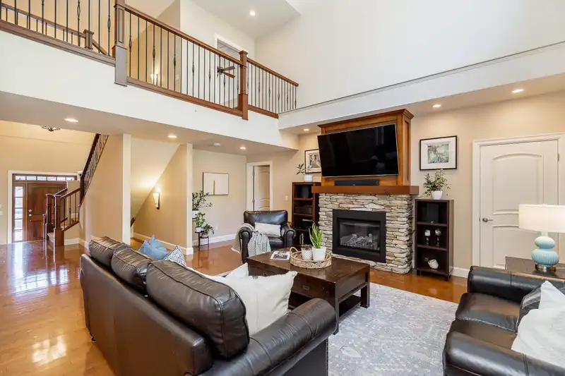 3361 SCOTCH PINE AVENUE - photo 4 of 40