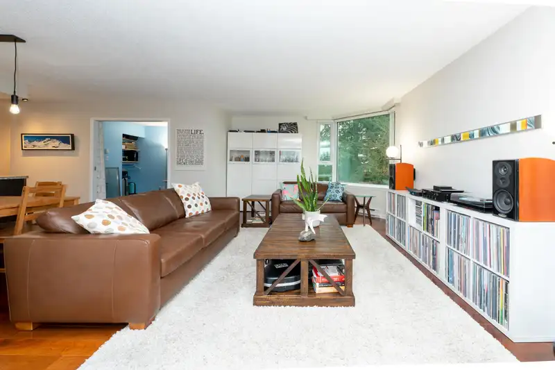 302 5790 PATTERSON AVENUE - photo 4 of 34