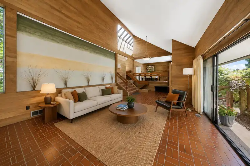 4271 STAULO CRESCENT - photo 4 of 40