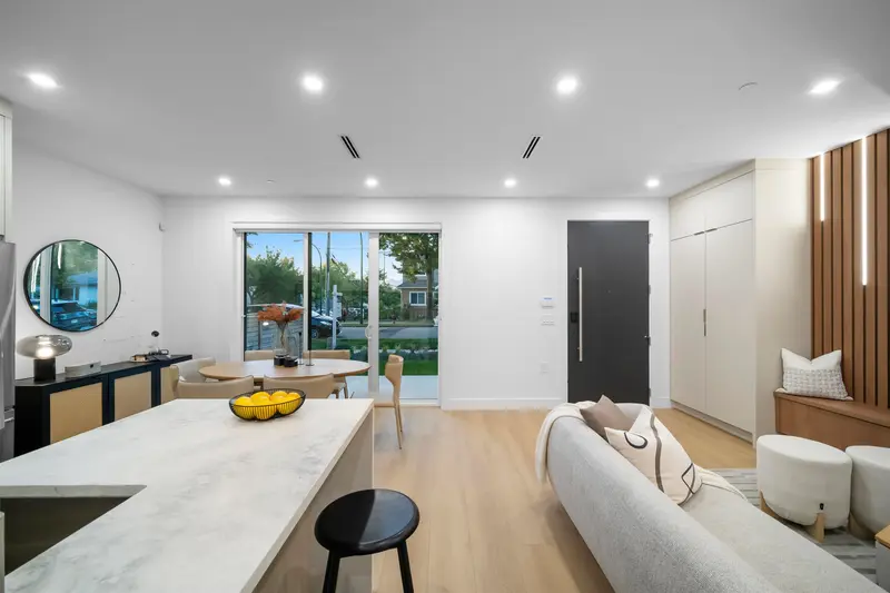 1 2386 E 45TH AVENUE - photo 1 of 25