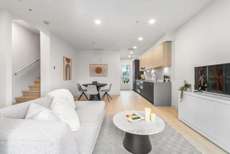 2425 GRANT STREET - photo 1 of 25