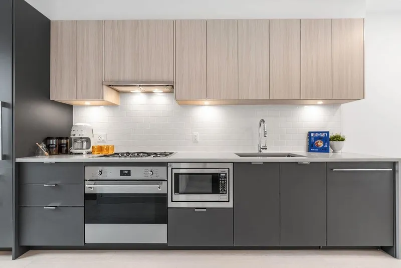 2425 GRANT STREET - photo 3 of 25