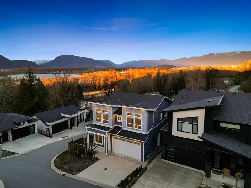 19 43925 CHILLIWACK MOUNTAIN ROAD - photo 2 of 40