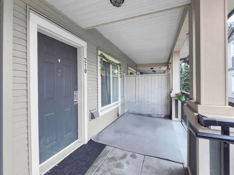 210 13958 108 AVENUE - photo 2 of 23