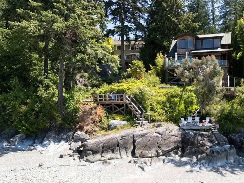 8579 REDROOFFS ROAD - photo 1 of 13