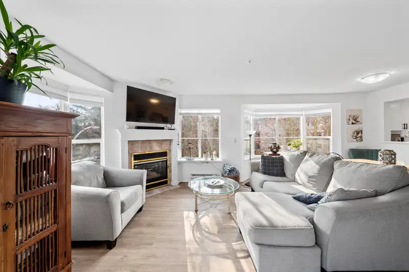 309 2620 JANE STREET - photo 1 of 34