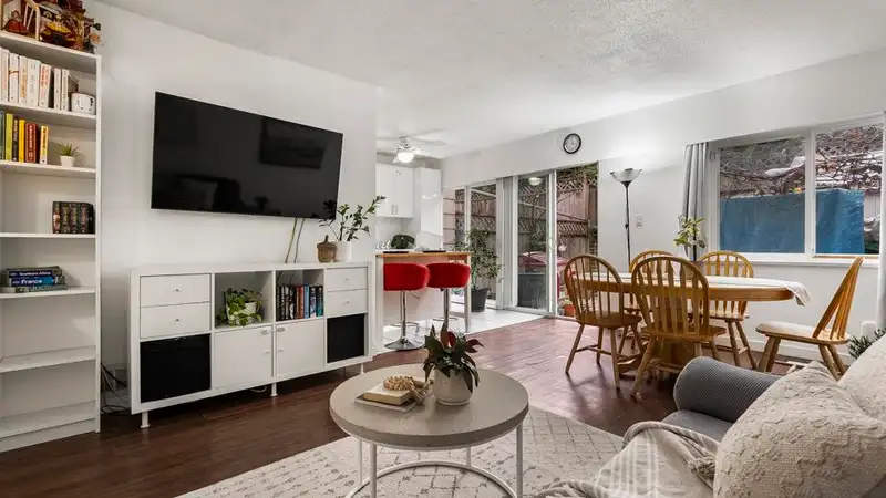 152 15235 105 AVENUE - photo 1 of 27