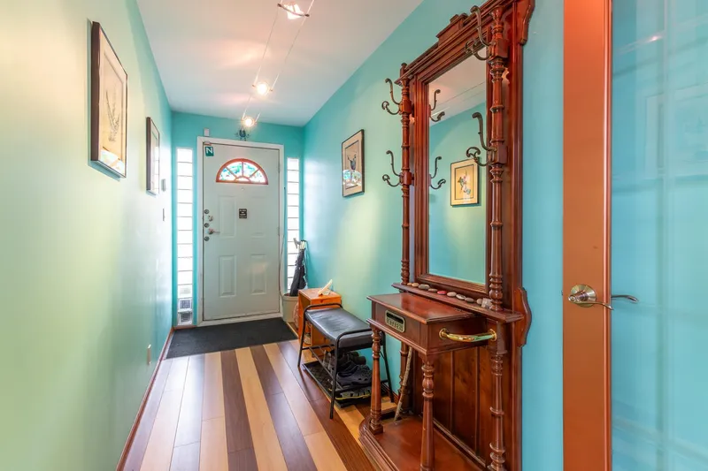 13231 112B AVENUE - photo 3 of 25