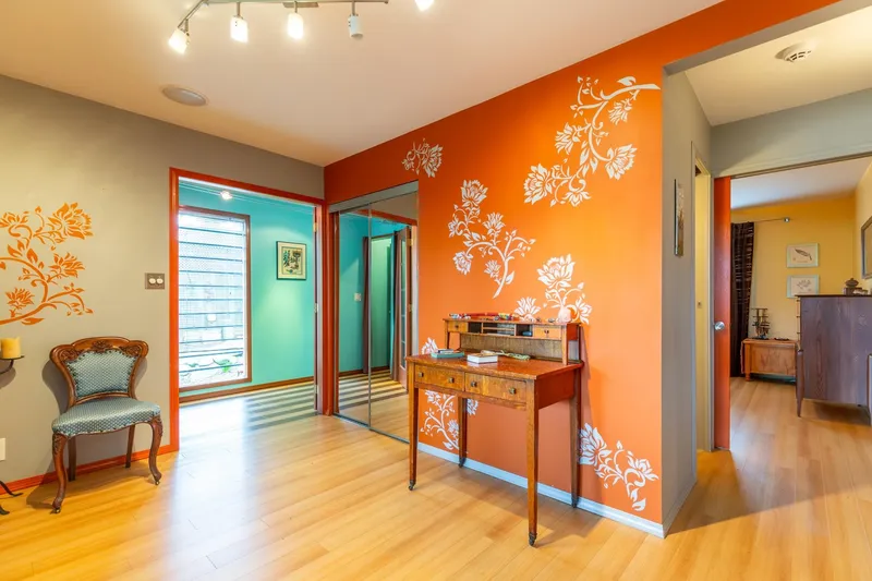 13231 112B AVENUE - photo 4 of 25