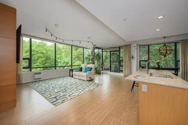 405 301 CAPILANO ROAD - photo 3 of 40