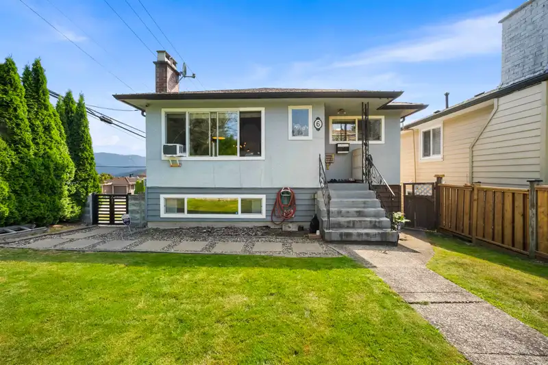 6 SEA AVENUE - photo 3 of 40