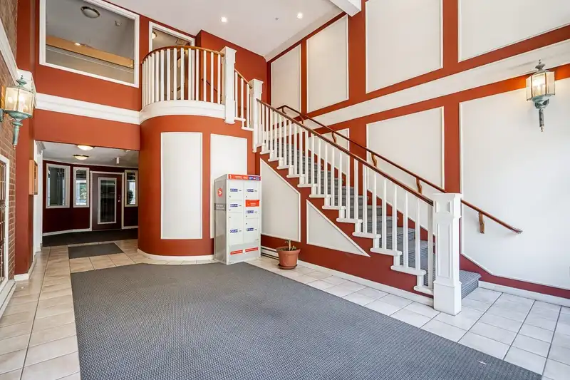 416 8139 121A STREET - photo 3 of 20