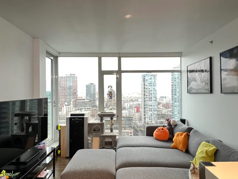 2301 161 W GEORGIA STREET - photo 2 of 25