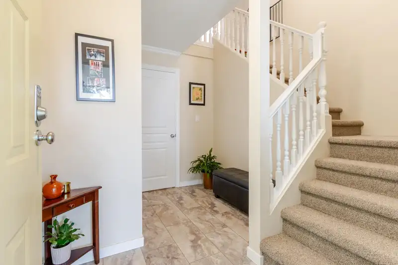 21350 89 AVENUE - photo 3 of 40