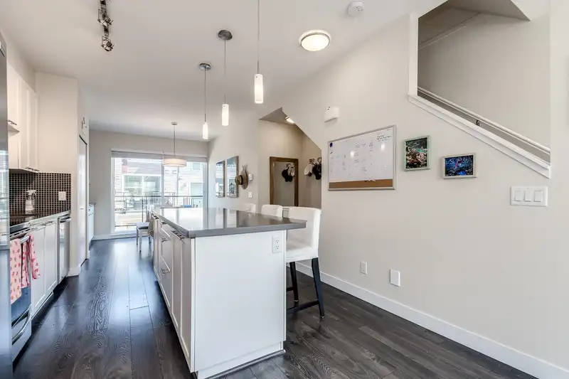 147 2228 162 STREET - photo 3 of 27