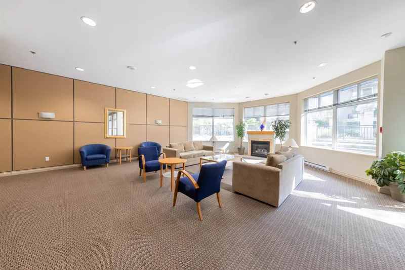 702 8460 GRANVILLE AVENUE - photo 3 of 18