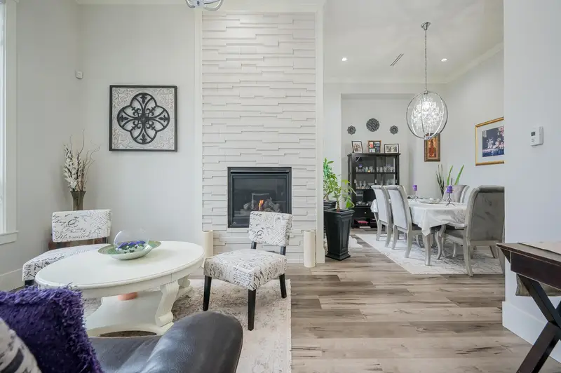 7608 144A STREET - photo 3 of 25