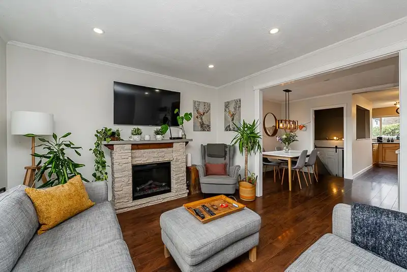 328 E 16TH STREET - photo 2 of 39