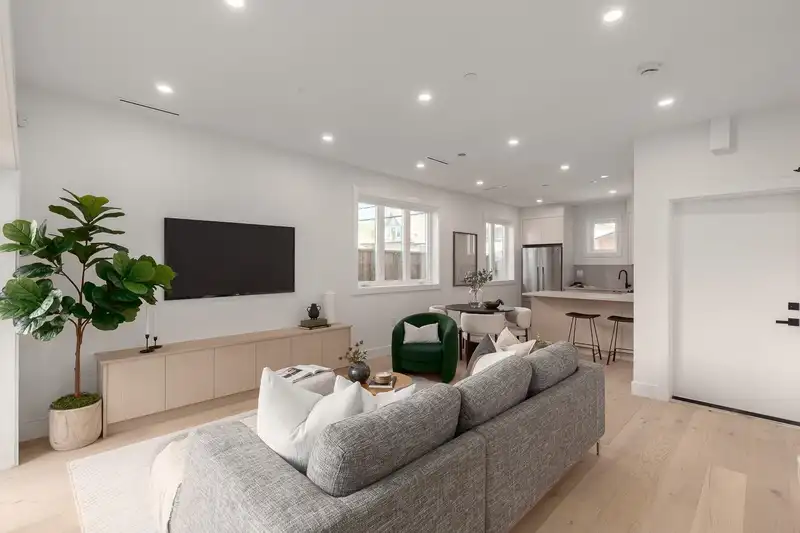 1555 E 21ST AVENUE - photo 4 of 19