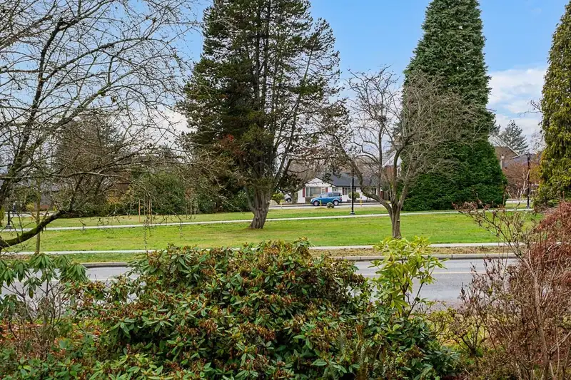 1204 GRAND BOULEVARD - photo 4 of 40