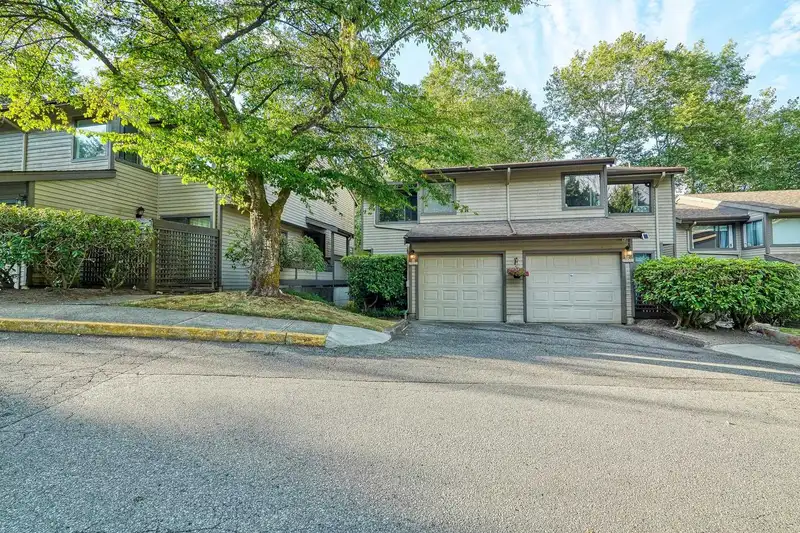 5766 MAYVIEW CIRCLE - photo 2 of 37