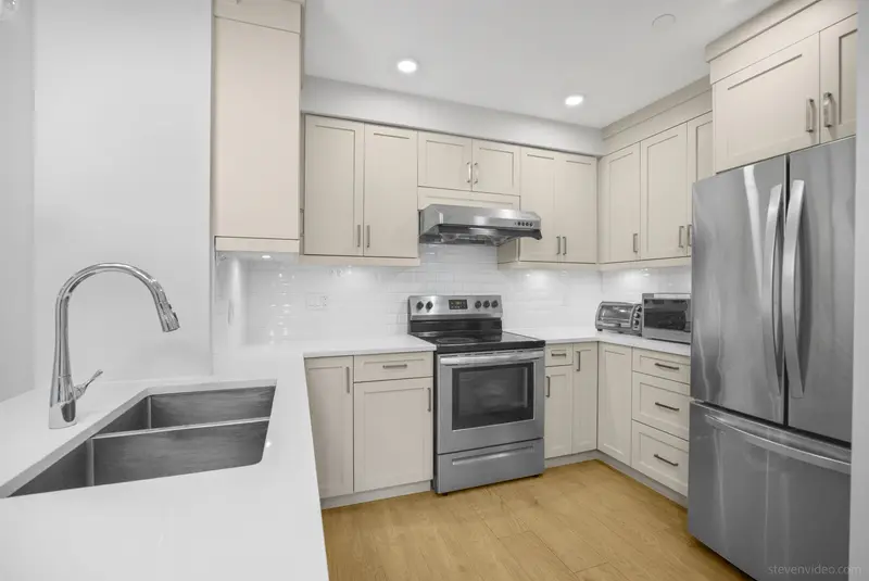 13 2717 HORLEY STREET - photo 3 of 24