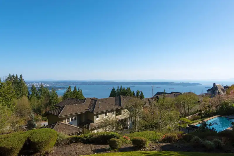 2307 KADLEC COURT - photo 4 of 8