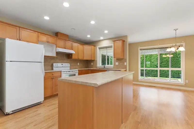 10 7291 MORROW ROAD - photo 3 of 30