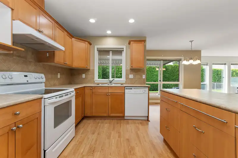 10 7291 MORROW ROAD - photo 4 of 30